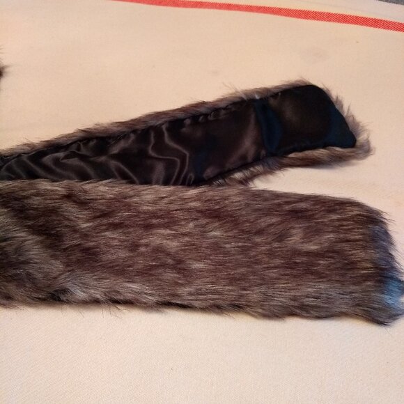 Icing Faux Fur Hood. - Picture 4 of 9